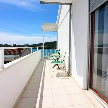 Charming In With 2 Bedrooms And Air Conditioning Apartamento Tisno