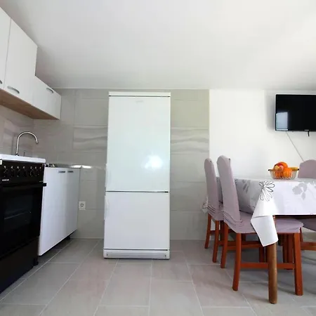 Charming In With 2 Bedrooms And Air Conditioning Apartment