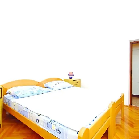 Charming In With 2 Bedrooms And Air Conditioning Apartment